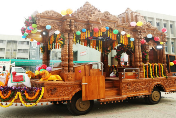 _Maa Umiya Rath Arrives in Rajkot; Devotees Welcome with Garba and Talvar Raas (1)